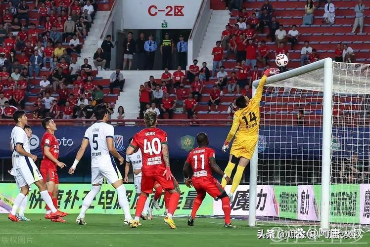 中超-绍尔建功图多列绝杀 武汉三镇惊险逆转河南2-1 中超-绍尔建功图多列绝杀 武汉三镇惊险逆转河南2-1