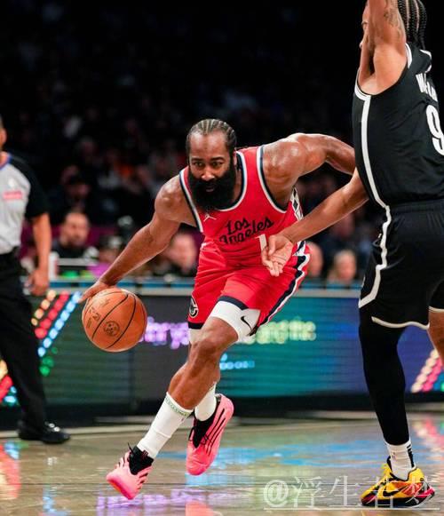 莱昂纳德31+6哈登17+6 快船客场大胜篮网32分 莱昂纳德31+6哈登17+6 快船客场大胜篮网32分